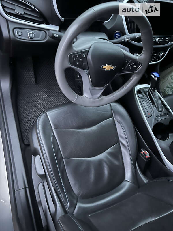 Хэтчбек Chevrolet Volt 2017 в Умани