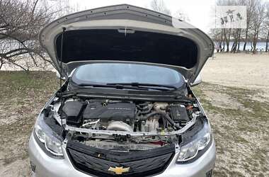 Хэтчбек Chevrolet Volt 2016 в 