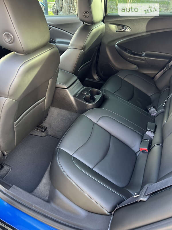 Хэтчбек Chevrolet Volt 2016 в Киеве