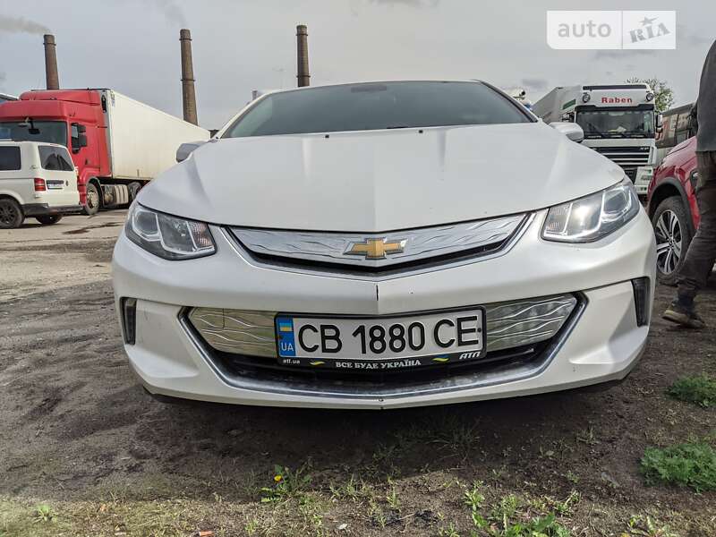 Хэтчбек Chevrolet Volt 2016 в Киеве