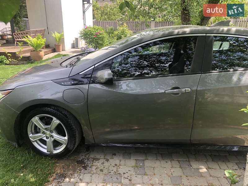 Хэтчбек Chevrolet Volt 2015 в Киеве