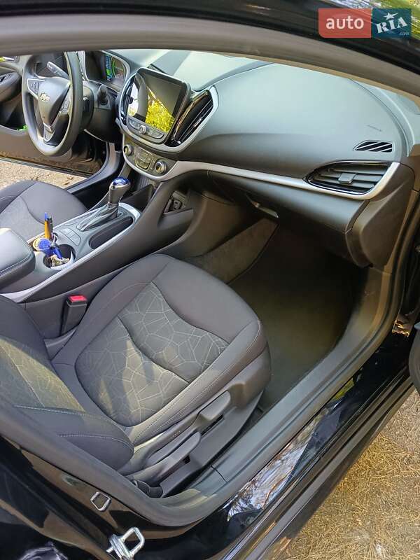 Хэтчбек Chevrolet Volt 2017 в Киеве