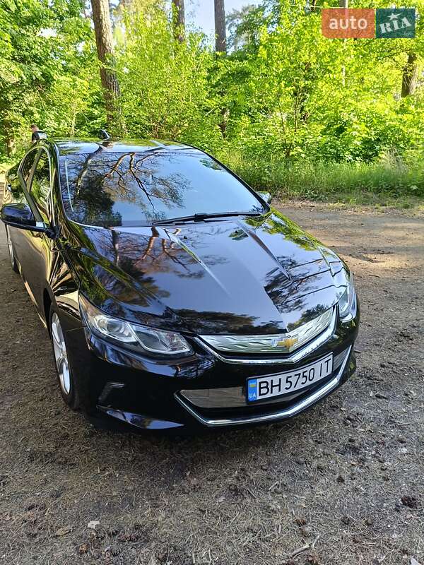 Хэтчбек Chevrolet Volt 2017 в Киеве