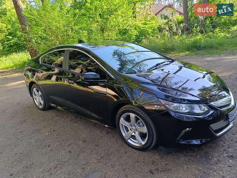 Хэтчбек Chevrolet Volt 2017 в Киеве