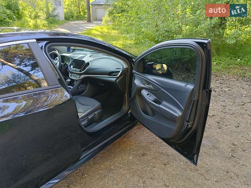 Хэтчбек Chevrolet Volt 2017 в Киеве