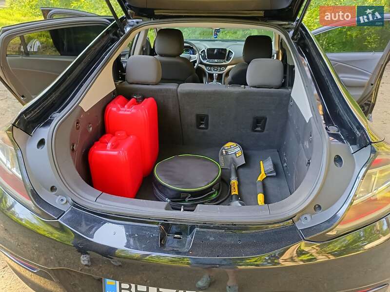 Хэтчбек Chevrolet Volt 2017 в Киеве