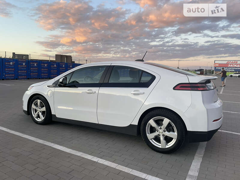 Хэтчбек Chevrolet Volt 2015 в Виннице