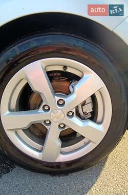 Хэтчбек Chevrolet Volt 2013 в 