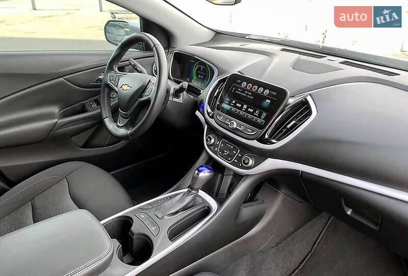 Хэтчбек Chevrolet Volt 2018 в Киеве