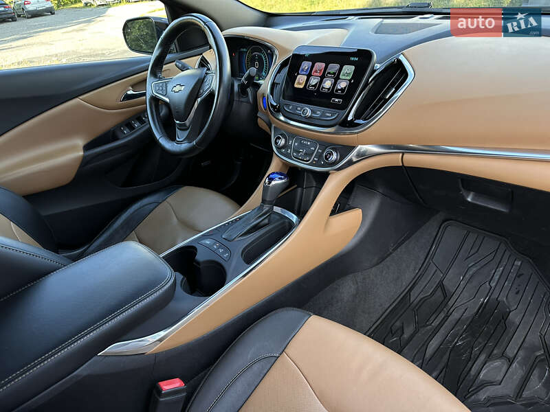 Хэтчбек Chevrolet Volt 2017 в Львове