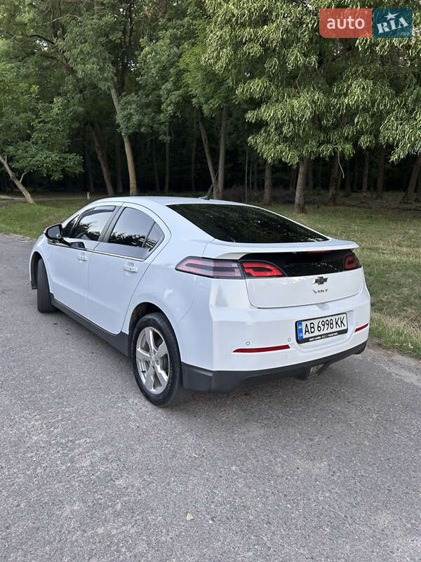 Хэтчбек Chevrolet Volt 2012 в Ильинцах
