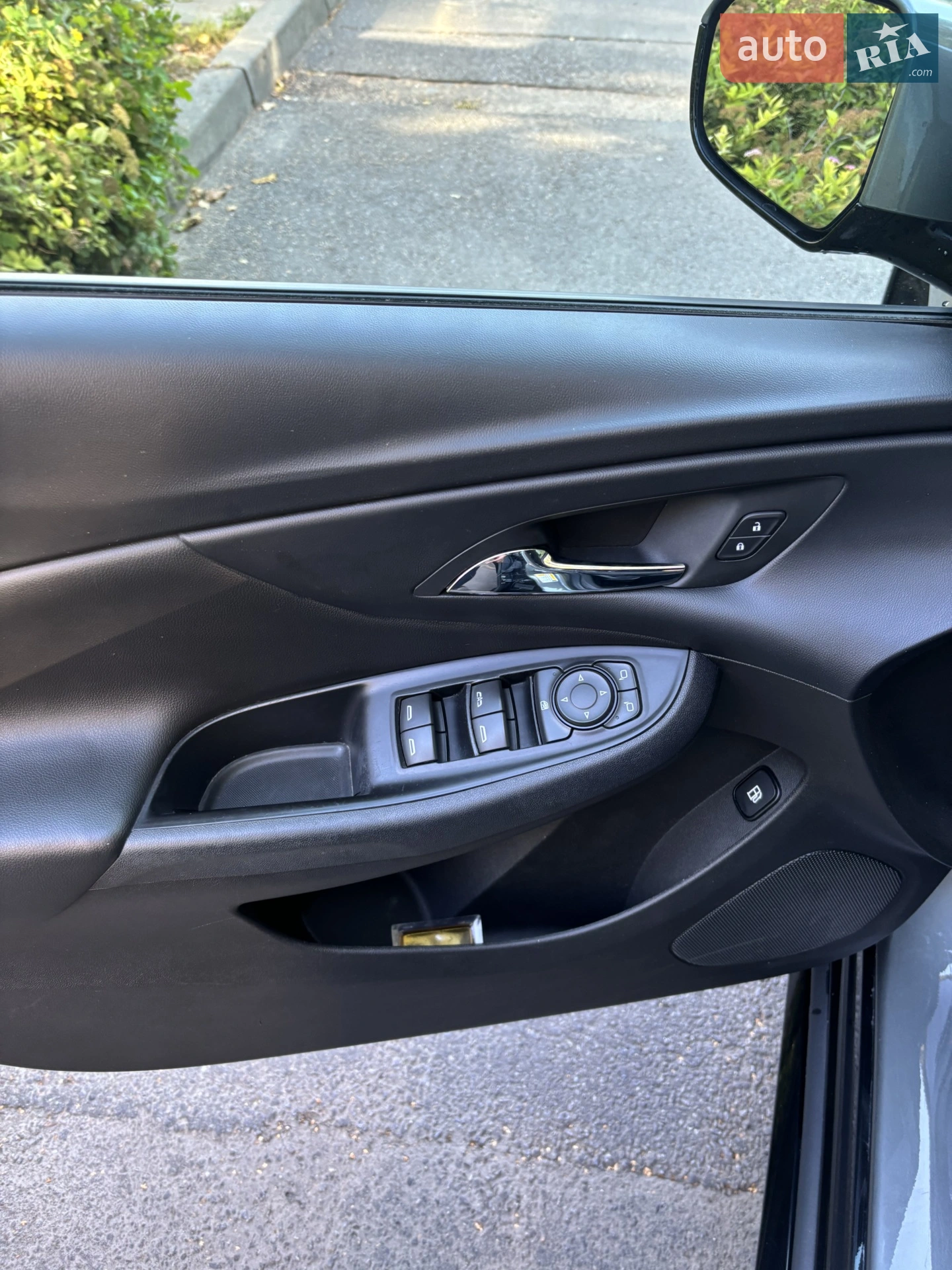 2017 Chevrolet Volt - мініатюра 11