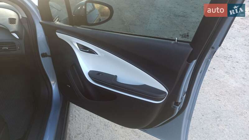 Хэтчбек Chevrolet Volt 2012 в Одессе