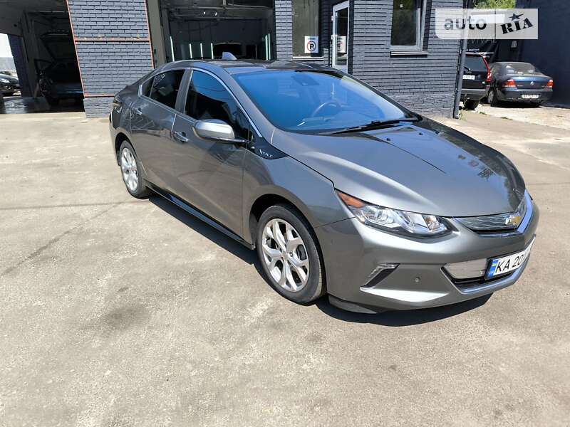 Хэтчбек Chevrolet Volt 2017 в Киеве