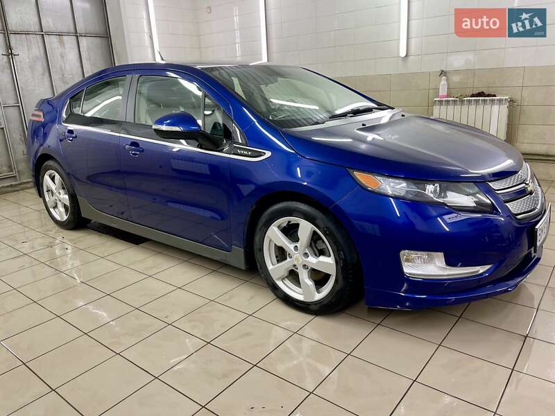 Хэтчбек Chevrolet Volt 2013 в Сумах
