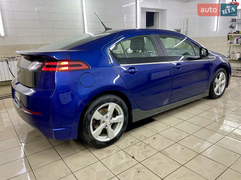 Хэтчбек Chevrolet Volt 2013 в Сумах