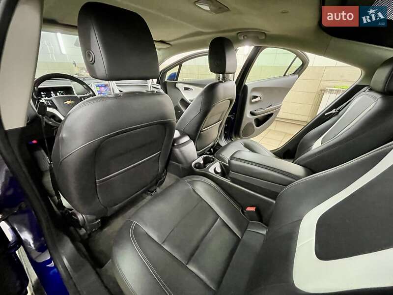 Хэтчбек Chevrolet Volt 2013 в Сумах