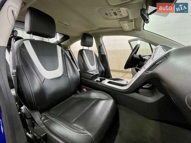 Хэтчбек Chevrolet Volt 2013 в Сумах
