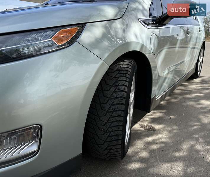 Хэтчбек Chevrolet Volt 2013 в Сумах