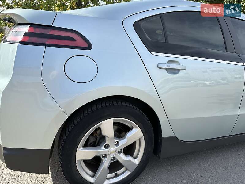 Хэтчбек Chevrolet Volt 2013 в Сумах