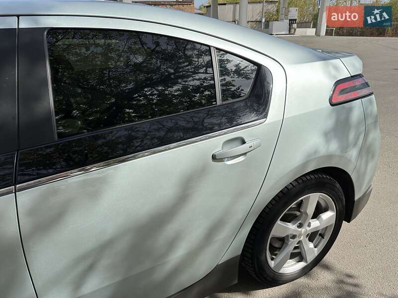 Хэтчбек Chevrolet Volt 2013 в Сумах