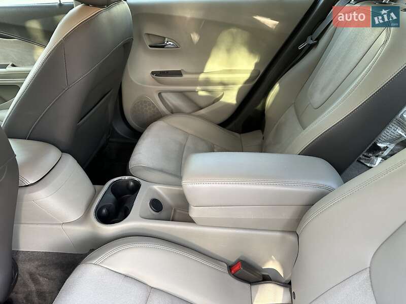 Хэтчбек Chevrolet Volt 2013 в Сумах