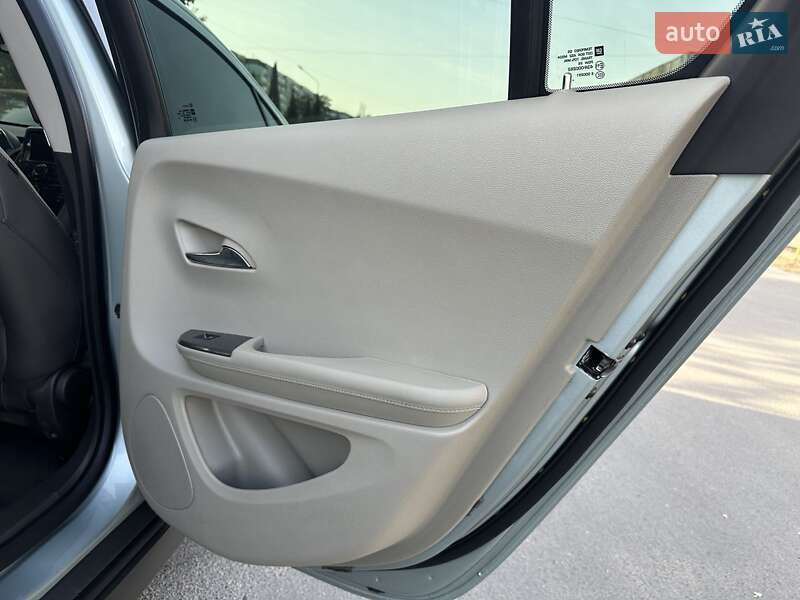 Хэтчбек Chevrolet Volt 2013 в Сумах