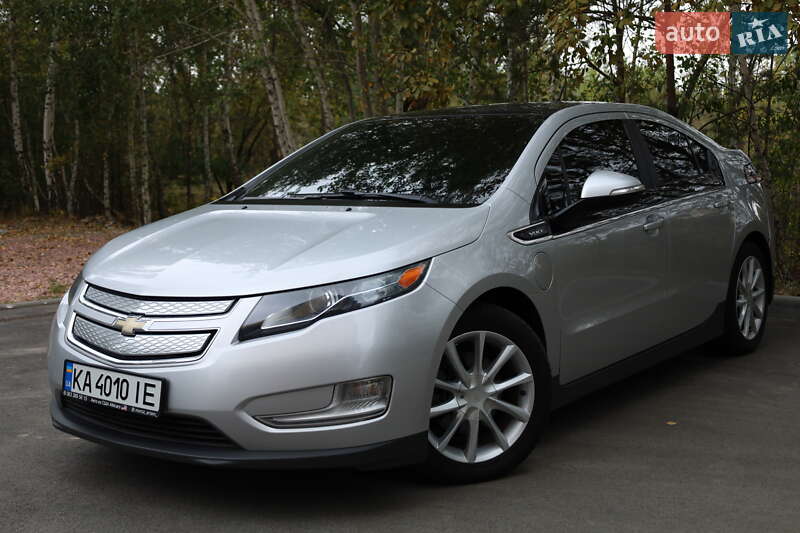 Хэтчбек Chevrolet Volt 2011 в Чернигове