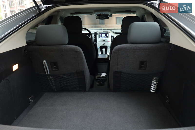 Хэтчбек Chevrolet Volt 2011 в Чернигове