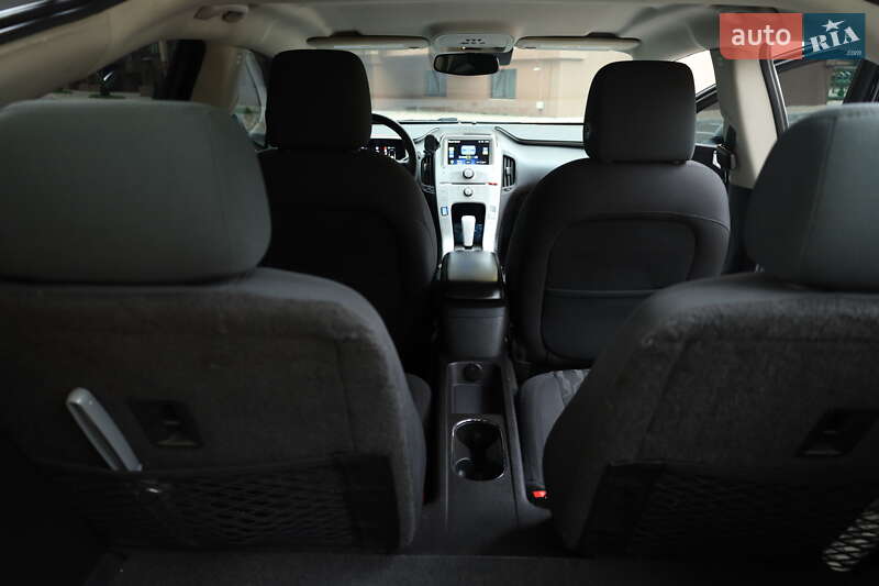Хэтчбек Chevrolet Volt 2011 в Чернигове