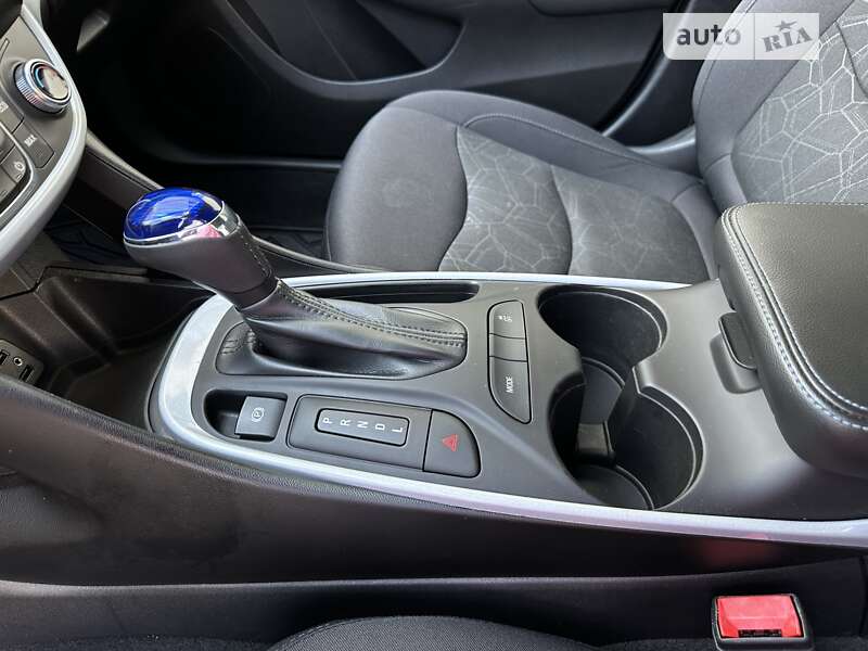 Хэтчбек Chevrolet Volt 2017 в Киеве фото 6 Хэтчбек Chevrolet Volt 2017 в Киеве