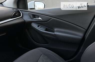 Хэтчбек Chevrolet Volt 2017 в Киеве
