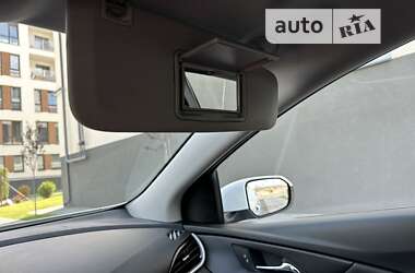 Хэтчбек Chevrolet Volt 2017 в Киеве