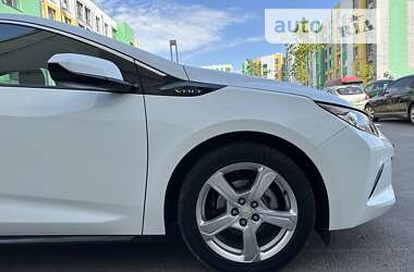 Хэтчбек Chevrolet Volt 2017 в Киеве