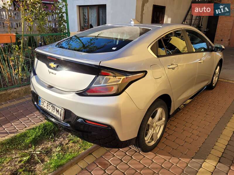 Хэтчбек Chevrolet Volt 2015 в Львове