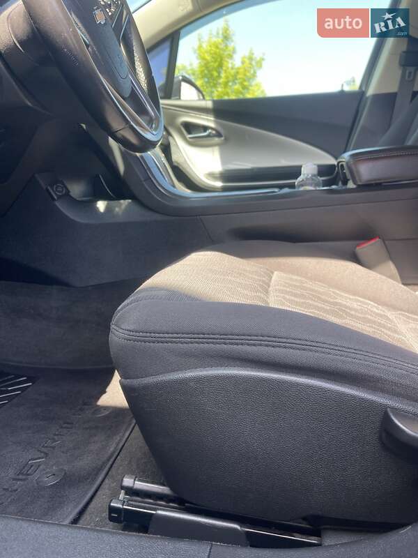 Хэтчбек Chevrolet Volt 2014 в Харькове