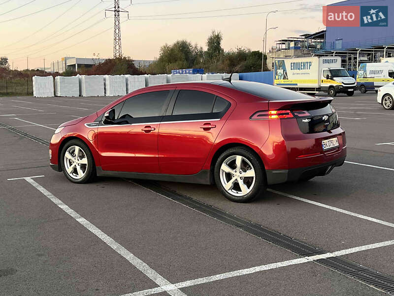 Хэтчбек Chevrolet Volt 2011 в Ровно