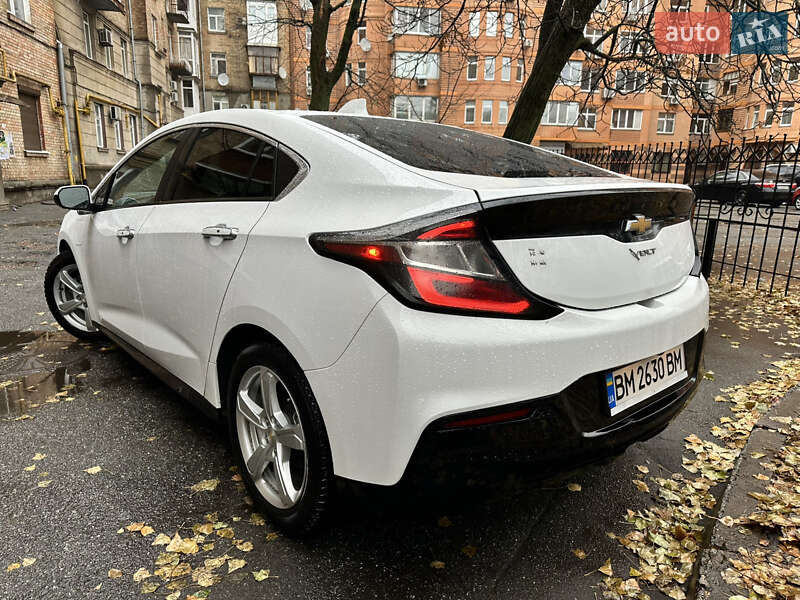 Хэтчбек Chevrolet Volt 2016 в Черноморске