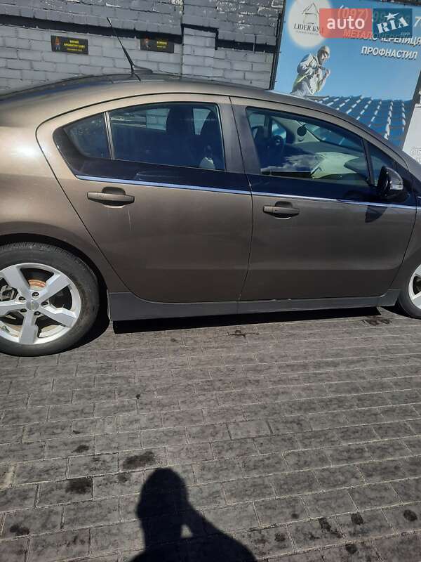 Хэтчбек Chevrolet Volt 2013 в Кременчуге