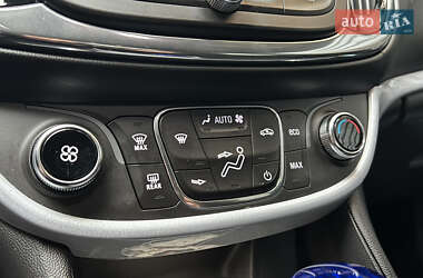 Хэтчбек Chevrolet Volt 2016 в 