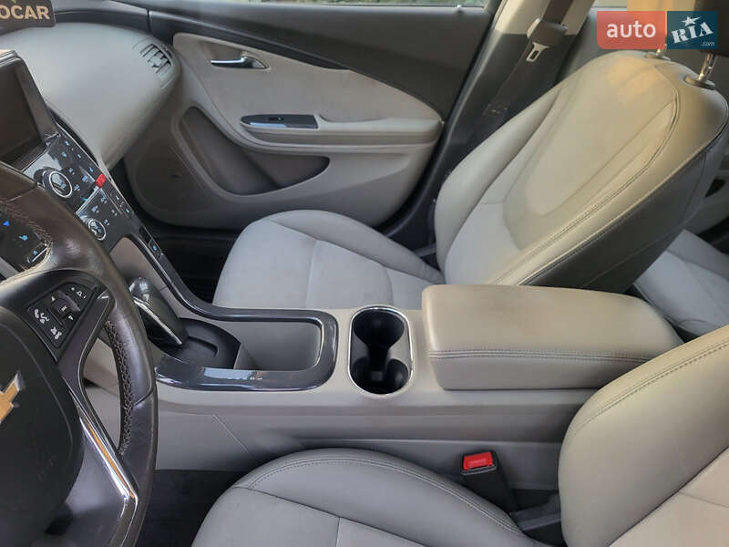 Хэтчбек Chevrolet Volt 2013 в Золотоноше