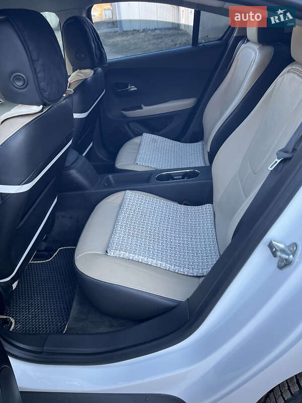 Хетчбек Chevrolet Volt 2011 в Бориславі