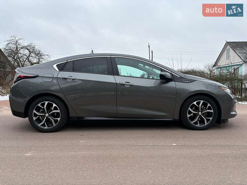 Хэтчбек Chevrolet Volt 2017 в 