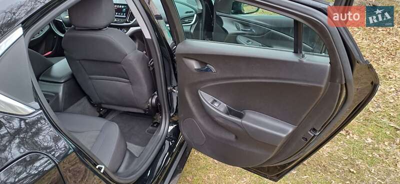 Хэтчбек Chevrolet Volt 2016 в Виннице