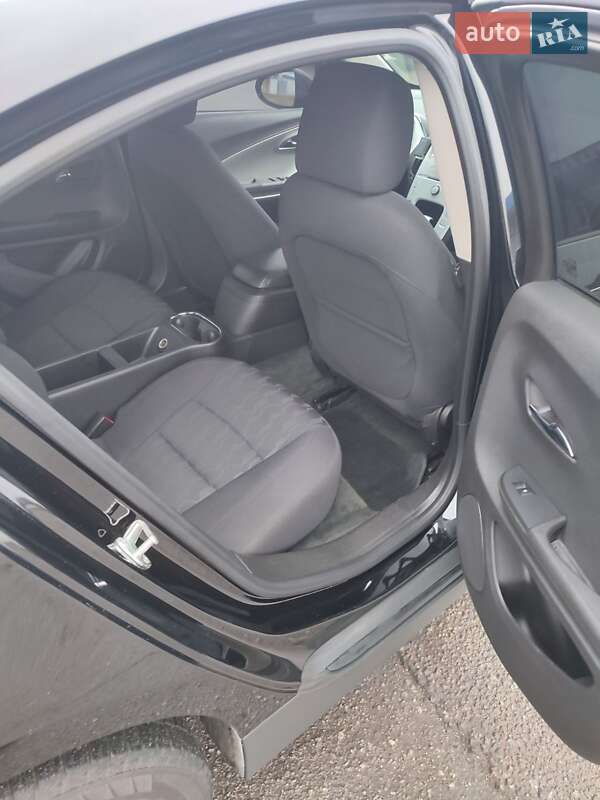 Хэтчбек Chevrolet Volt 2013 в Корсуне-Шевченковском