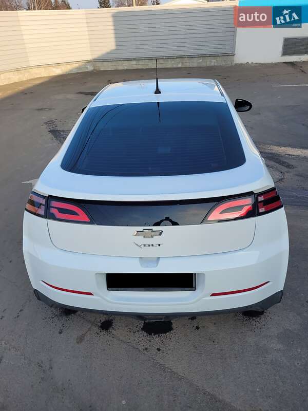 Хэтчбек Chevrolet Volt 2014 в Умани