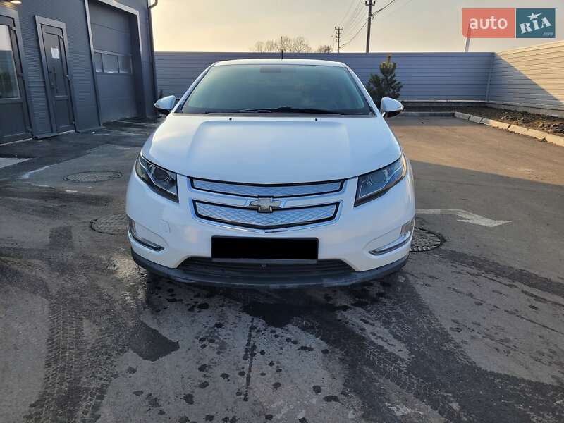 Хэтчбек Chevrolet Volt 2014 в Умани
