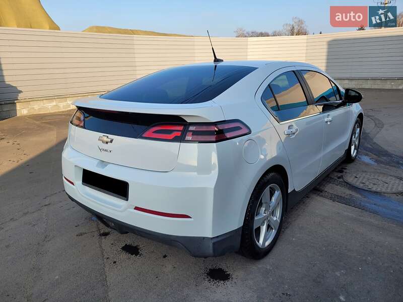 Хэтчбек Chevrolet Volt 2014 в Умани