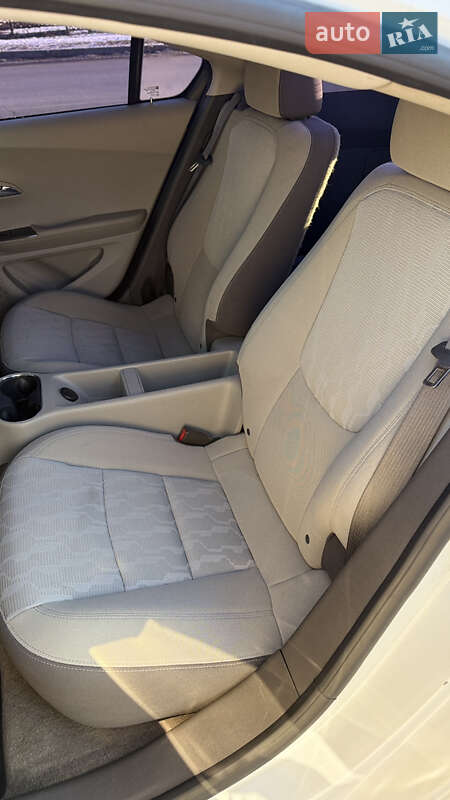 Хетчбек Chevrolet Volt 2013 в Умані