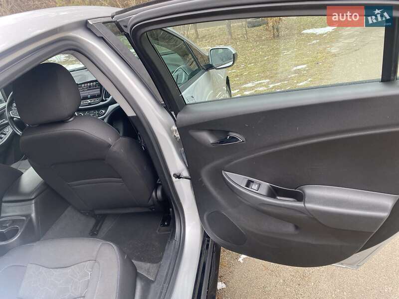 Хэтчбек Chevrolet Volt 2018 в Киеве фото 54 Хэтчбек Chevrolet Volt 2018 в Киеве